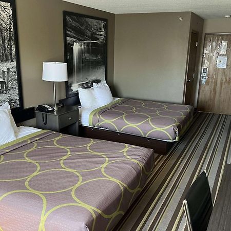 Super 8 By Wyndham Yorkville מראה חיצוני תמונה